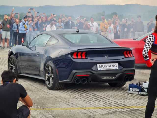 Ford Mustang Dark Horse na letisku v Žiline