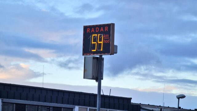 LED tabuľa s meračom rýchlosti/radarom (foto: startstop.sk)