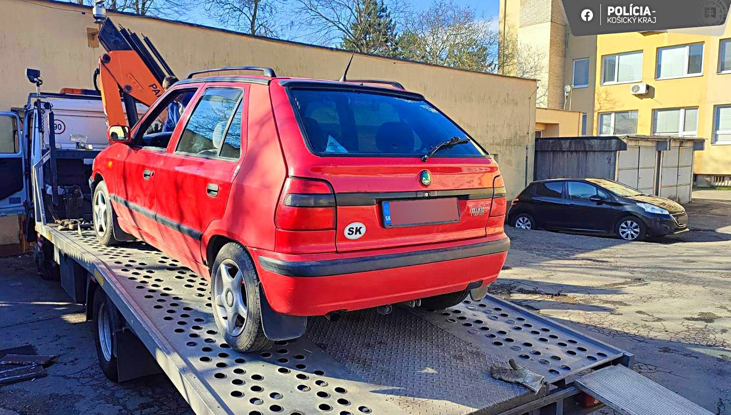 Doživotný zákaz - zhabaná Škoda Felicia vodiča, ktorý opakovane jazdil pod vplyvom aj napriek zákazu (foto: Polícia SR)