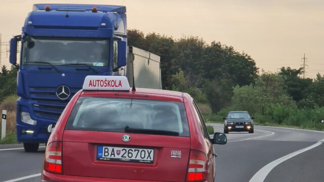 Vozidlo autoškoly, ilustračné foto (zdroj: redakcia StartStop.sk)