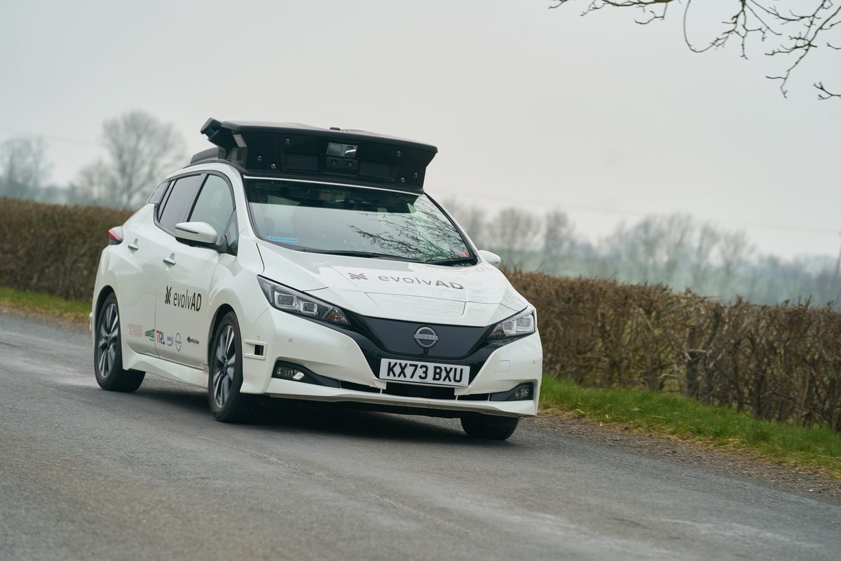 autonómne vozidlá ako napríklad experimentálny Nissan Leaf sú nádejou pre budúcnosť